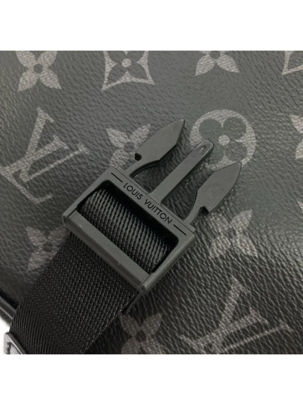 Louis Vuitton Monogram Eclipse Getaway Messenger Shoulder